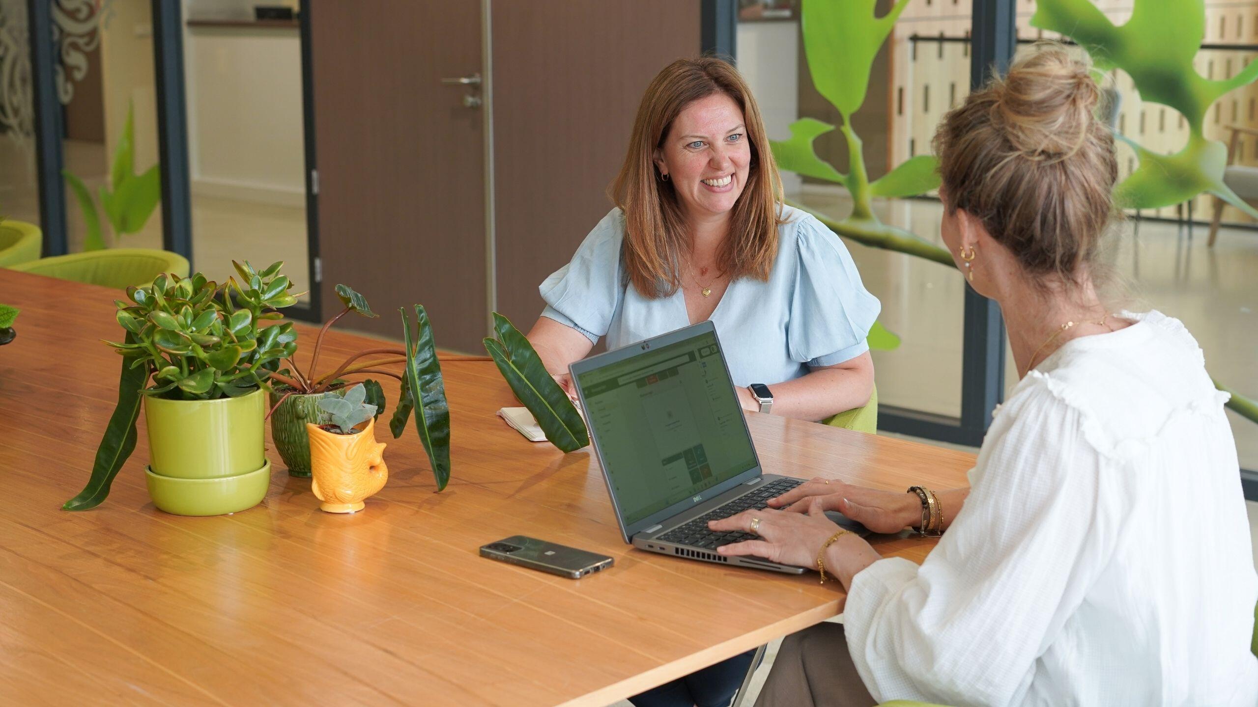 <strong>Op zoek</strong> naar een baan op kantoor?
